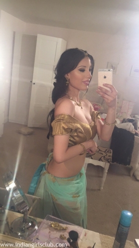 British Indian trying sari_'s and outfits selfies - #1