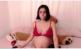 Pregnant Beautiful Babe Is Flaunting Her Body On Cam