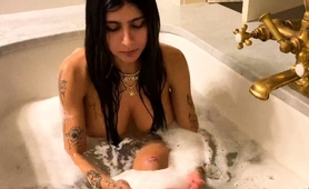 Big Breasted Pornstar Babe Topless In The Bathtub