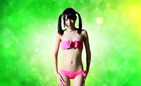 mesmerizing-japanese-teen-reveals-the-contours-of-her-body